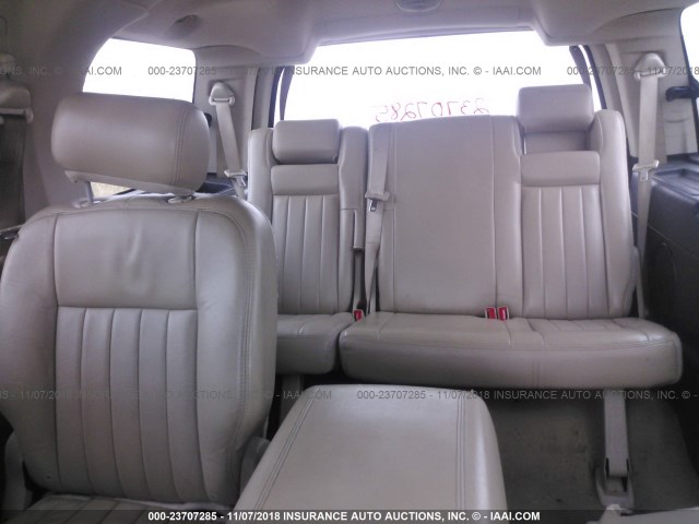 5LMFU28565LJ02752 - 2005 LINCOLN NAVIGATOR MAROON photo 8