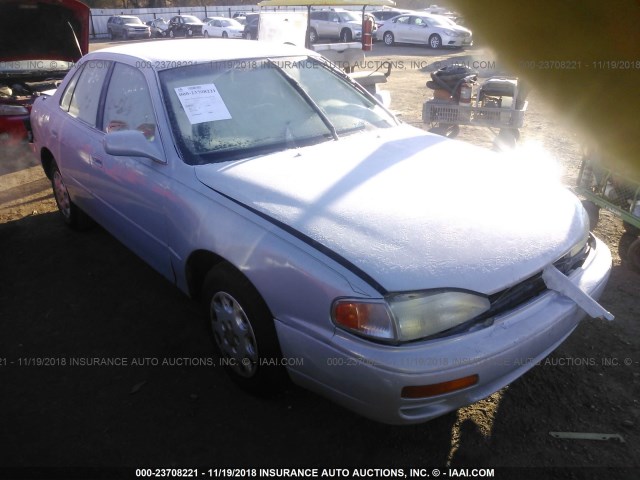 JT2BG12K5T0373492 - 1996 TOYOTA CAMRY DX/LE/XLE SILVER photo 1