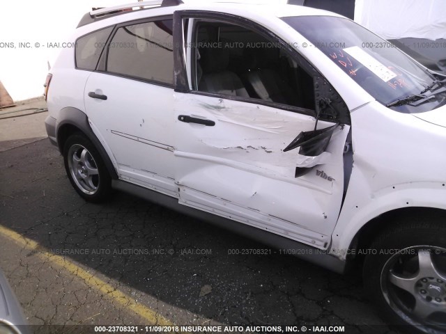 5Y2SM65876Z404464 - 2006 PONTIAC VIBE WHITE photo 6