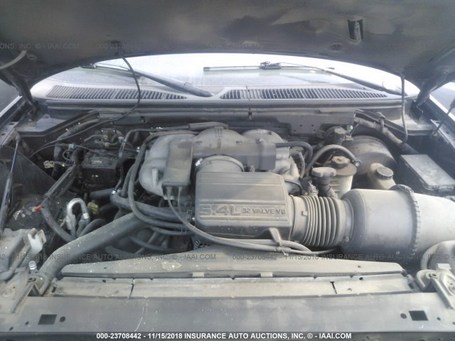 5LMFU28R32LJ05798 - 2002 LINCOLN NAVIGATOR შავი ფოტო 10