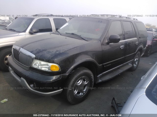 5LMFU28R32LJ05798 - 2002 LINCOLN NAVIGATOR შავი ფოტო 2