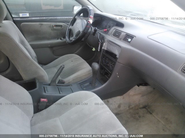 JT2BF22K0V0021240 - 1997 TOYOTA CAMRY LE/XLE BLUE photo 5
