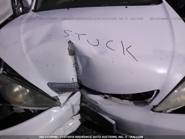 4T1BE32K22U062162 - 2002 TOYOTA CAMRY LE/XLE/SE WHITE photo 10