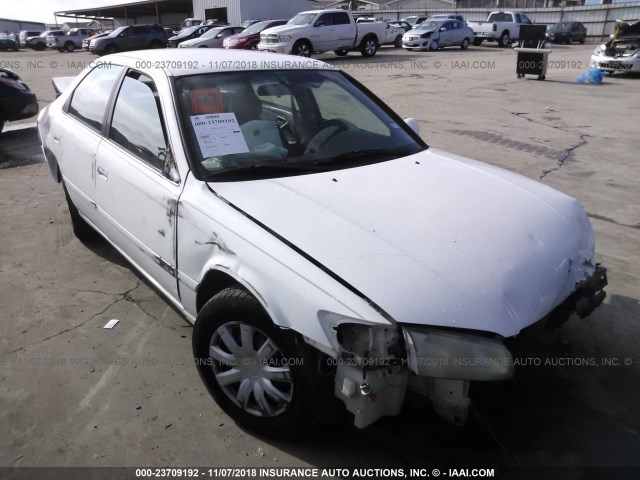 JT2BG22K010534849 - 2001 TOYOTA CAMRY CE/LE/XLE WHITE photo 1