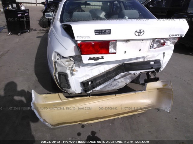 JT2BG22K010534849 - 2001 TOYOTA CAMRY CE/LE/XLE WHITE photo 6