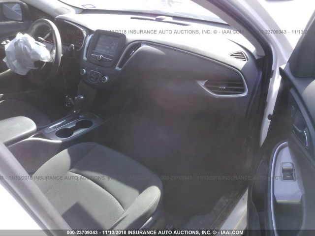 1G1ZB5STXHF136319 - 2017 CHEVROLET MALIBU LS 白色 照片 5