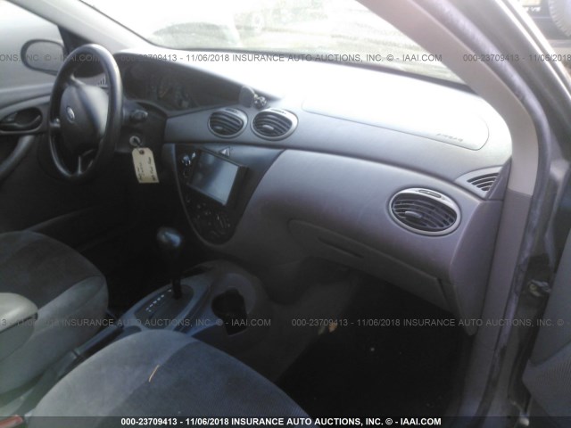 1FAFP34P73W187386 - 2003 FORD FOCUS SE/SE COMFORT/SE SPORT GRAY photo 5