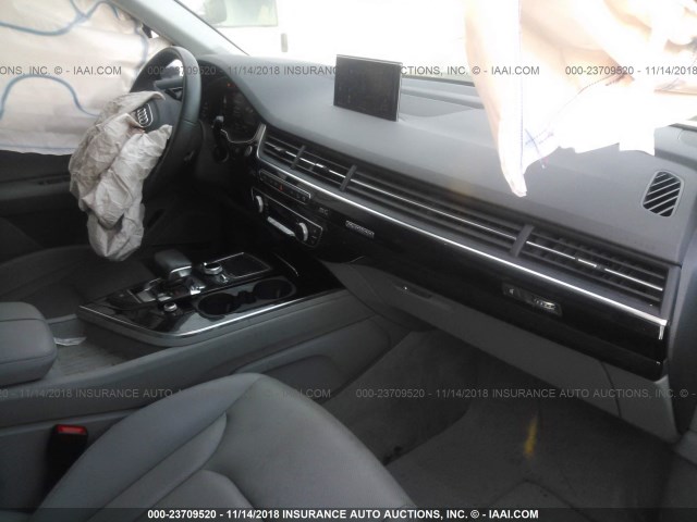 WA1VAAF76HD036898 - 2017 AUDI Q7 PRESTIGE SILVER photo 5