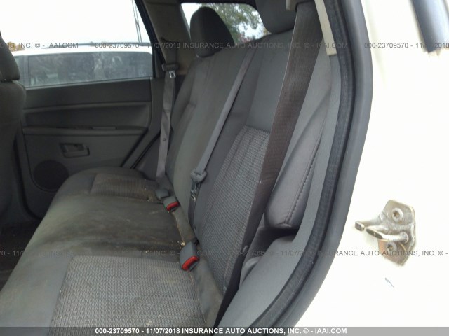 1J8GR48K17C506567 - 2007 JEEP GRAND CHEROKEE LAREDO/COLUMBIA/FREEDOM 白色 照片 8