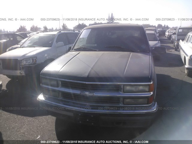 1GNEK13R3VJ423289 - 1997 CHEVROLET TAHOE K1500 BLUE photo 6