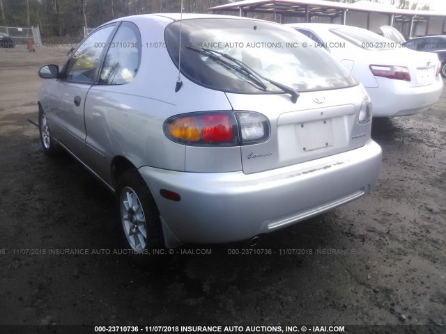 KLATA22601B638205 - 2001 DAEWOO LANOS S SILVER photo 3