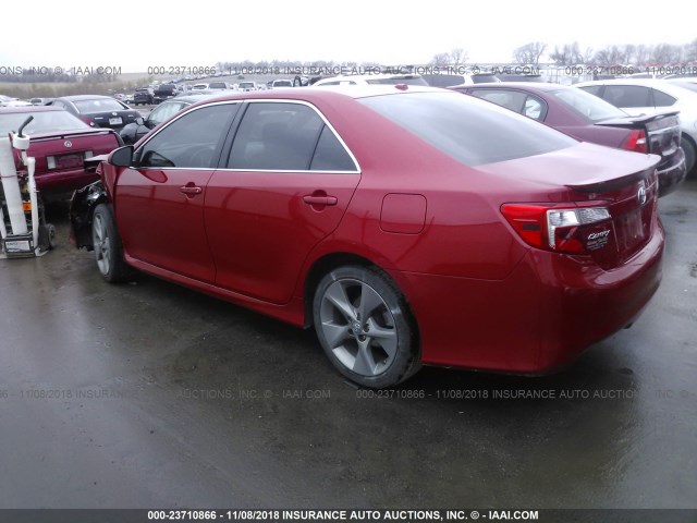 4T1BF1FK3CU625703 - 2012 TOYOTA CAMRY SE/LE/XLE 红色 照片 3
