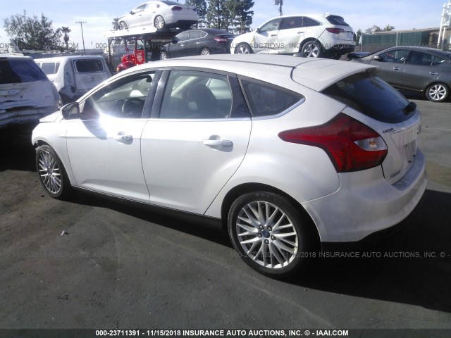 1FADP3N24DL262431 - 2013 FORD FOCUS TITANIUM WHITE photo 3