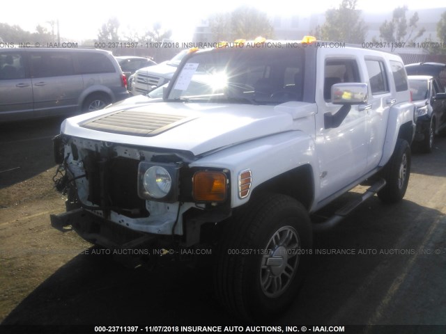 5GTEN13E488142135 - 2008 HUMMER H3 WHITE photo 2