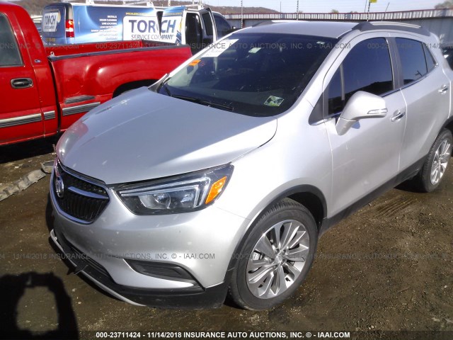 KL4CJASB1JB623318 - 2018 BUICK ENCORE PREFERRED SILVER photo 2