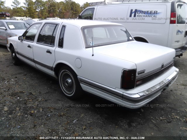 1LNLM81F8LY732526 - 1990 LINCOLN TOWN CAR WHITE photo 3