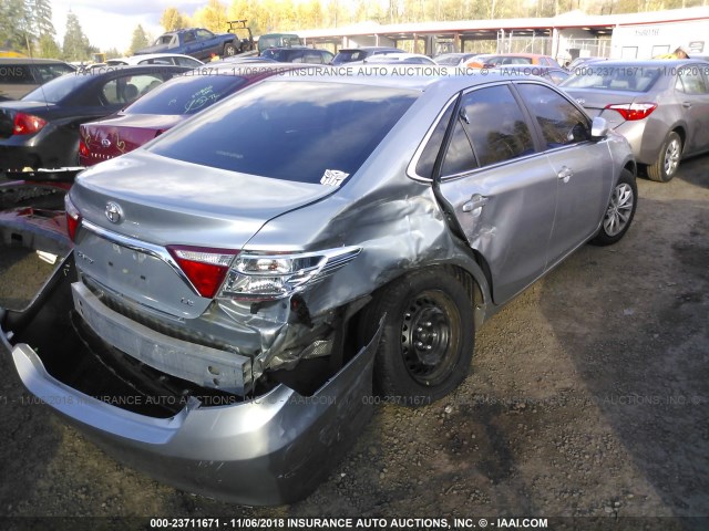 4T4BF1FK4FR471786 - 2015 TOYOTA CAMRY LE/XLE/SE/XSE SILVER photo 4
