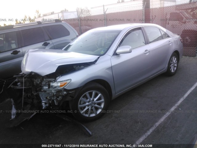 4T1BK3EK7BU625128 - 2011 TOYOTA CAMRY SE/LE/XLE 银色 照片 2