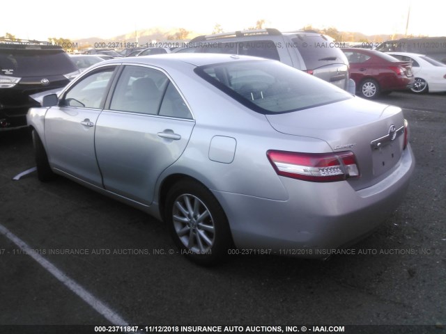 4T1BK3EK7BU625128 - 2011 TOYOTA CAMRY SE/LE/XLE 银色 照片 3