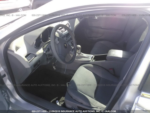1G1ZA5E00CF219626 - 2012 CHEVROLET MALIBU LS 银色 照片 5