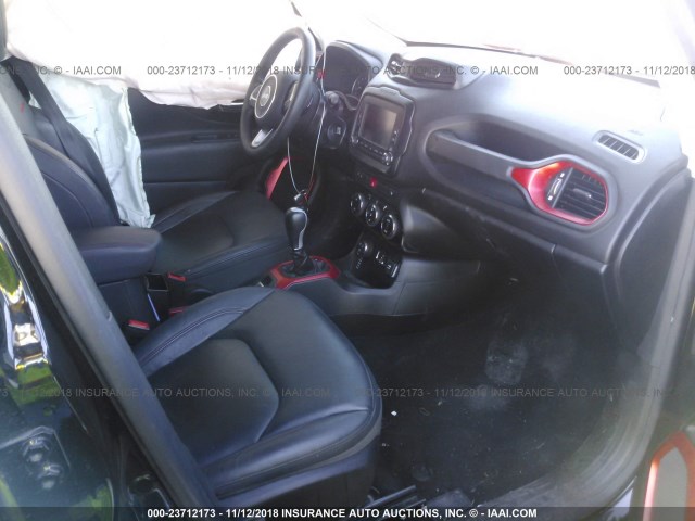 ZACCJBCT4GPD44530 - 2016 JEEP RENEGADE TRAILHAWK BLACK photo 5