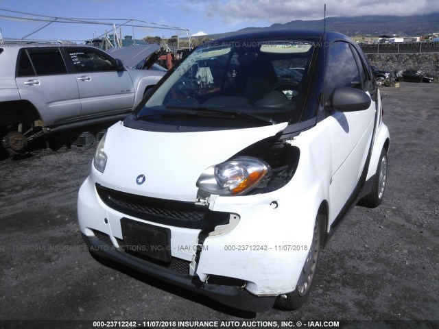 WMEEJ3BA7BK469816 - 2011 SMART FORTWO PURE/PASSION WHITE photo 6