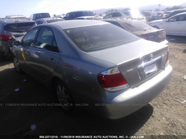 4T1BF30K15U593597 - 2005 TOYOTA CAMRY LE/XLE/SE Gri fotoğraf 3