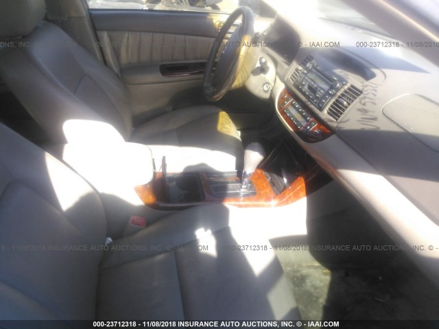 4T1BF30K15U593597 - 2005 TOYOTA CAMRY LE/XLE/SE Gri fotoğraf 5