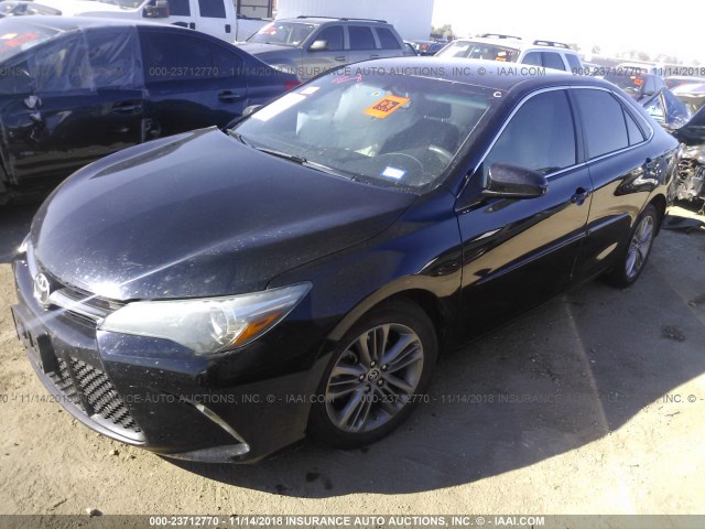 4T1BF1FKXFU936727 - 2015 TOYOTA CAMRY LE/XLE/SE/XSE BLACK photo 2