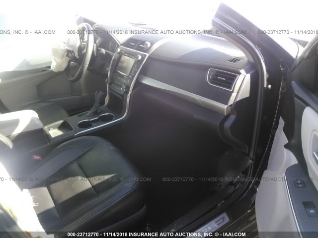 4T1BF1FKXFU936727 - 2015 TOYOTA CAMRY LE/XLE/SE/XSE BLACK photo 5