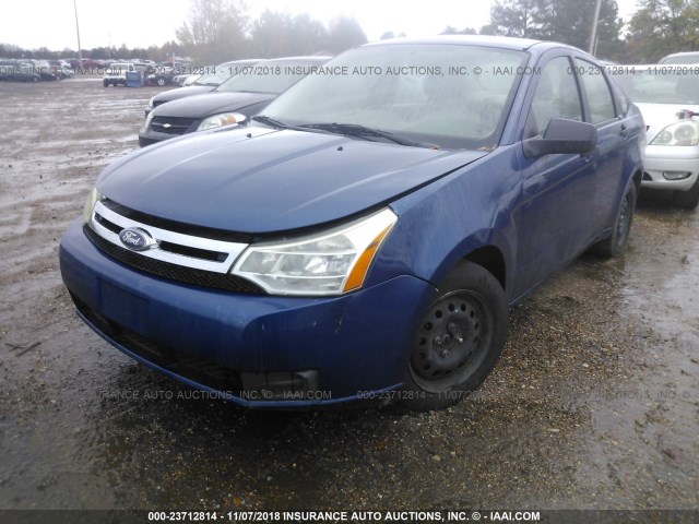 1FAHP34N88W165671 - 2008 FORD FOCUS S/SE BLUE photo 6