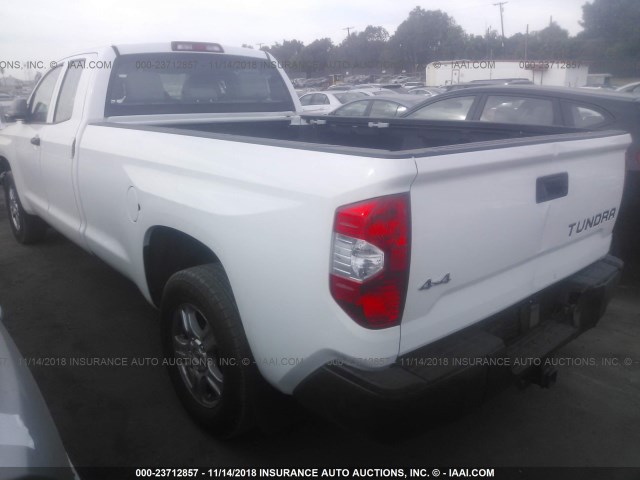 5TFCY5F10GX019507 - 2016 TOYOTA TUNDRA DOUBLE CAB SR/SR5 WHITE photo 3