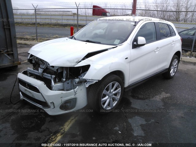 4A4AR3AUXFE009533 - 2015 MITSUBISHI OUTLANDER SPORT ES WHITE photo 2