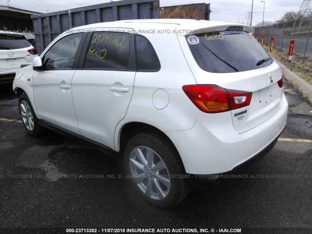 4A4AR3AUXFE009533 - 2015 MITSUBISHI OUTLANDER SPORT ES WHITE photo 3