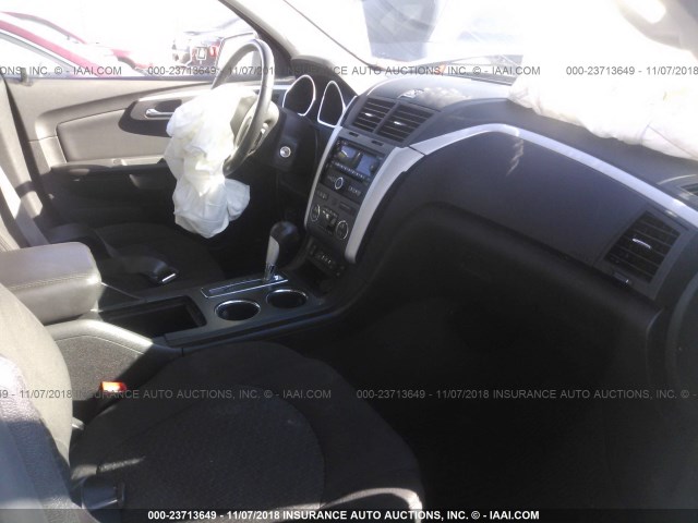 1GNKRJED0CJ145481 - 2012 CHEVROLET TRAVERSE LT SILVER photo 5