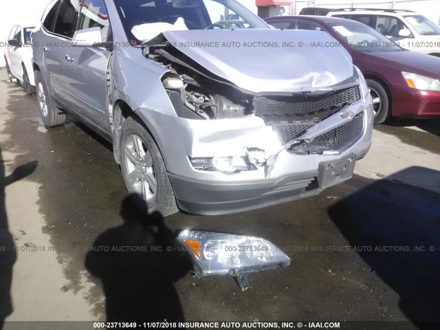 1GNKRJED0CJ145481 - 2012 CHEVROLET TRAVERSE LT SILVER photo 6