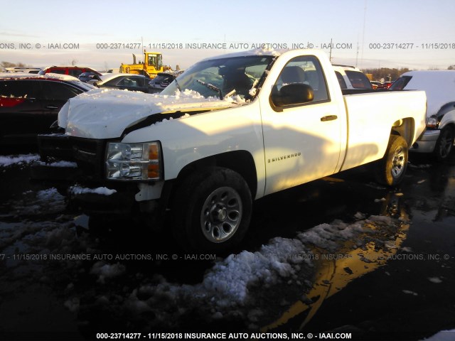 1GCEC14X18Z163855 - 2008 CHEVROLET SILVERADO C1500 WHITE photo 2