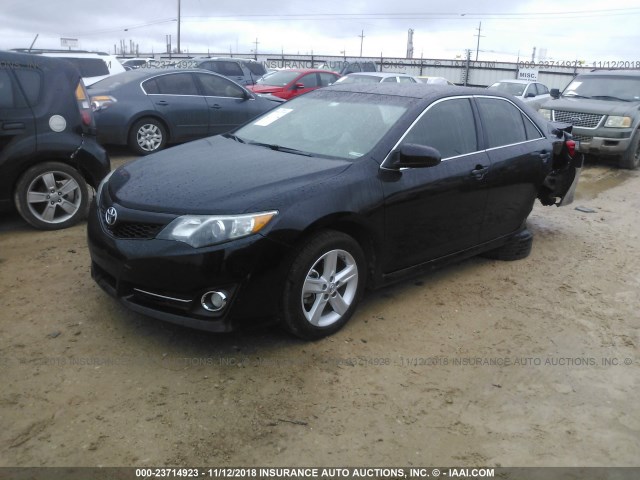 4T1BF1FK3CU609338 - 2012 TOYOTA CAMRY SE/LE/XLE BLACK photo 2