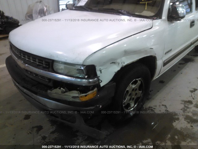 2GCEC19V321372490 - 2002 CHEVROLET SILVERADO C1500 WHITE photo 6