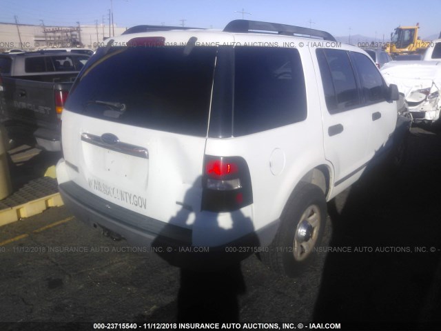 1FMEU72E76UA90062 - 2006 FORD EXPLORER XLS WHITE photo 4