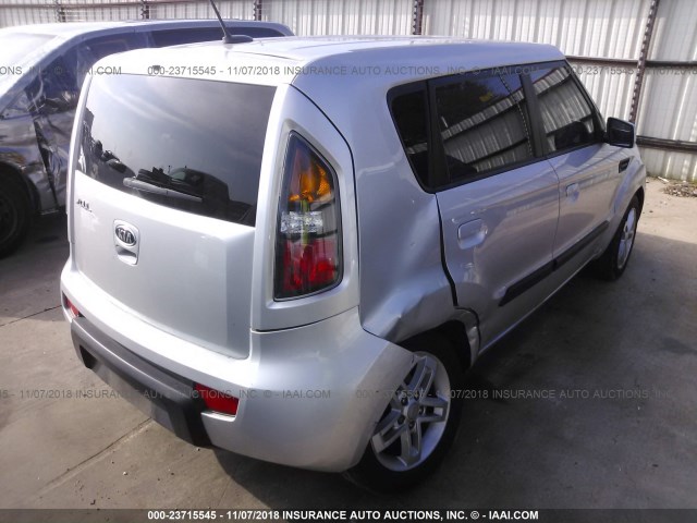 KNDJT2A23A7149485 - 2010 KIA SOUL +/!/SPORT SILVER photo 4