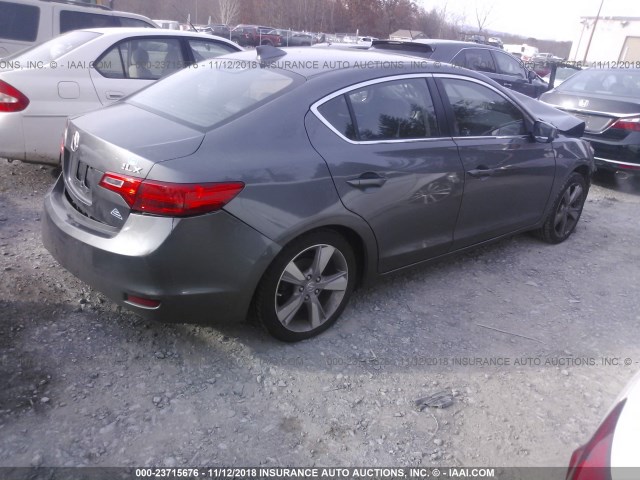 19VDE1F71DE007266 - 2013 ACURA ILX 20 TECH GRAY photo 4