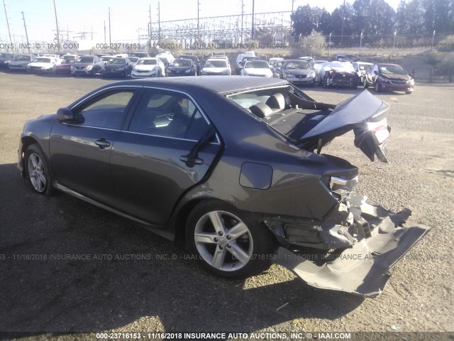 4T1BF1FK8CU054547 - 2012 TOYOTA CAMRY SE/LE/XLE GRAY photo 3