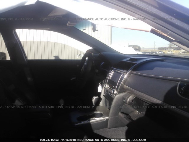 4T1BF1FK8CU054547 - 2012 TOYOTA CAMRY SE/LE/XLE GRAY photo 5