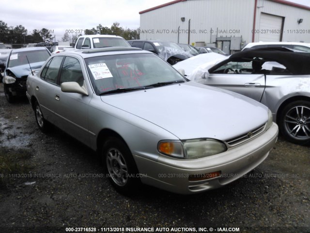 4T1BG12K4TU740541 - 1996 TOYOTA CAMRY DX/LE/XLE GOLD photo 1