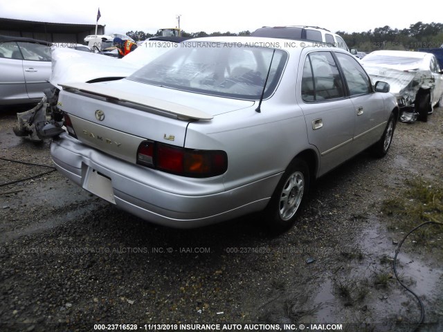 4T1BG12K4TU740541 - 1996 TOYOTA CAMRY DX/LE/XLE GOLD photo 4