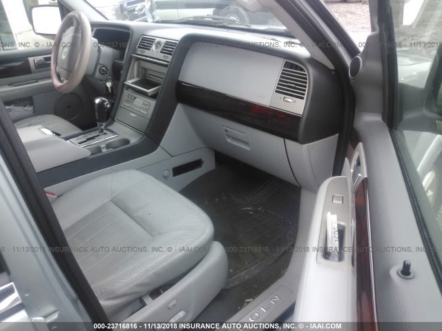 5LMFU28585LJ20640 - 2005 LINCOLN NAVIGATOR 绿色 照片 5