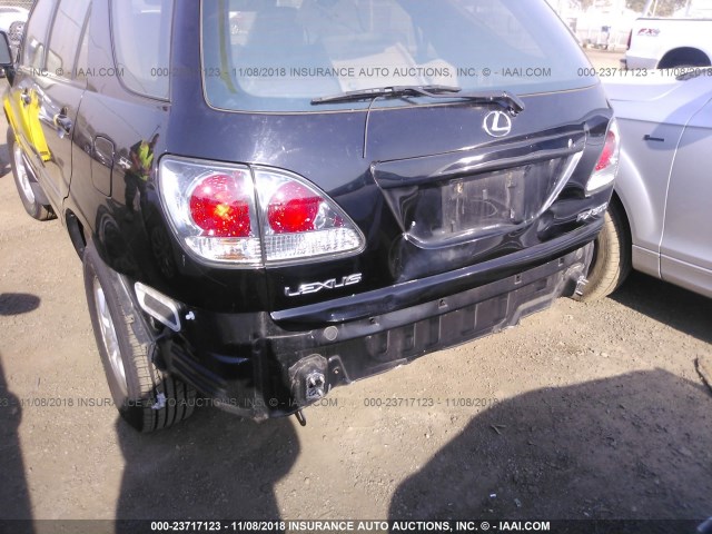 JTJHF10U620252443 - 2002 LEXUS RX 300 BLACK photo 6