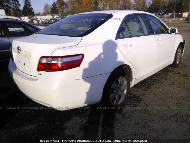 4T1BE46K17U641702 - 2007 TOYOTA CAMRY NEW GENERAT CE/LE/XLE/SE WHITE photo 4