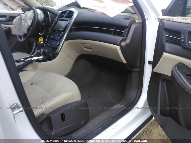 1G11C5SL2FF221923 - 2015 CHEVROLET MALIBU 1LT 白色 照片 5